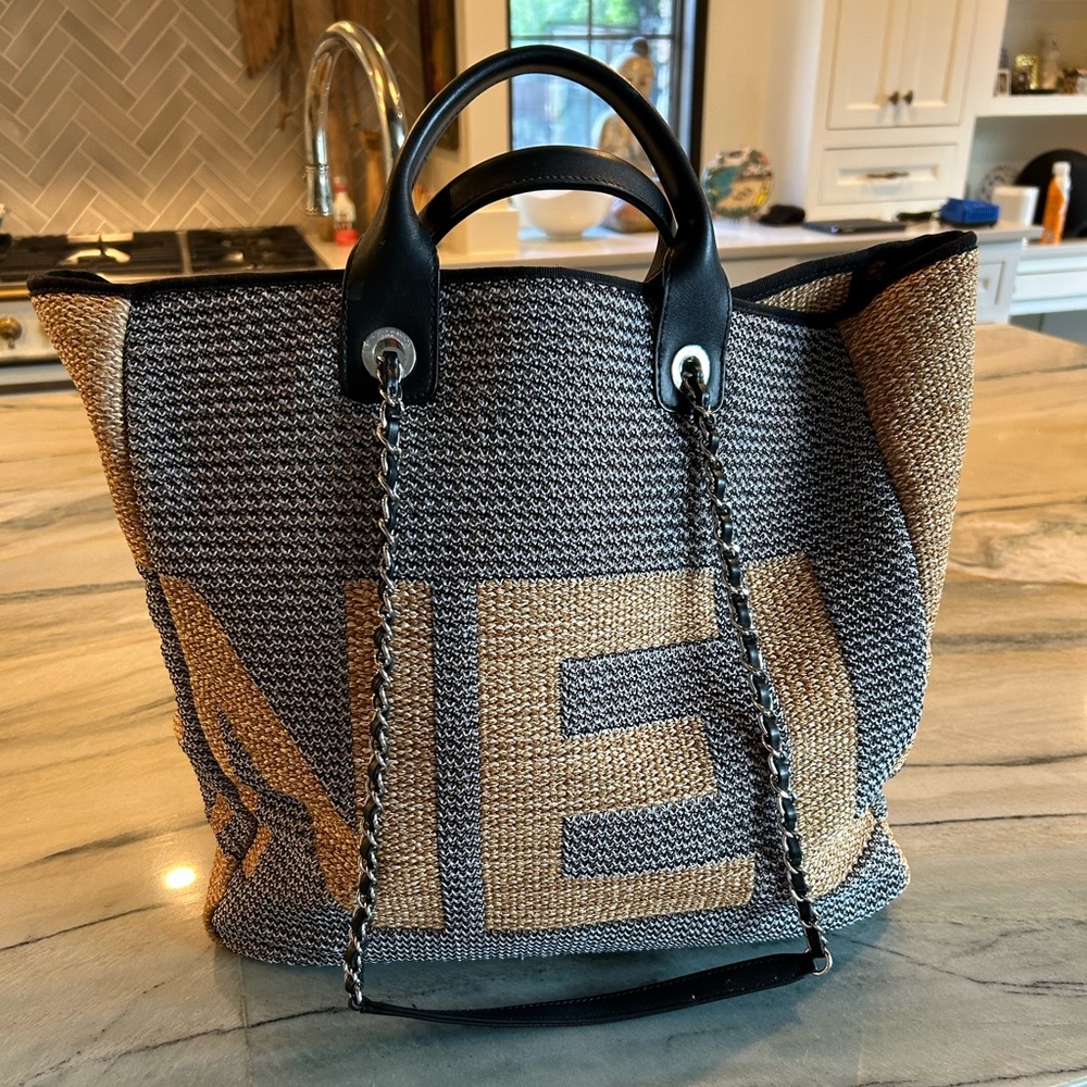 CHANEL Beach Tote